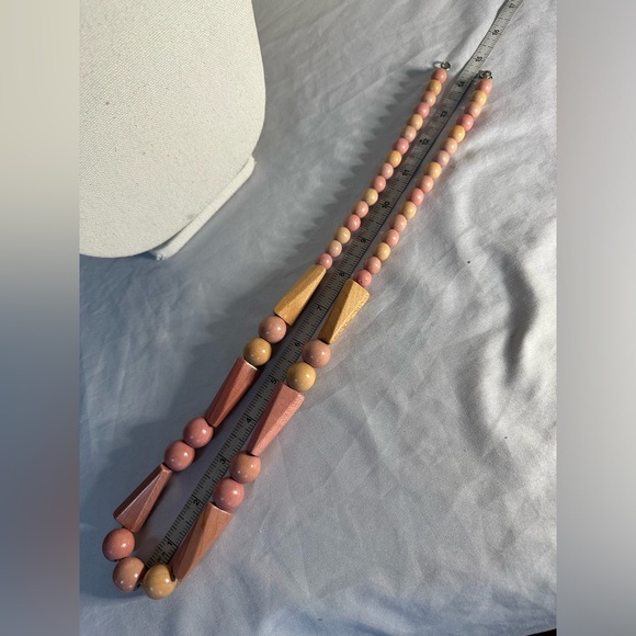 Vintage MCM peach blush wooden bead necklace - Picture 7 of 8